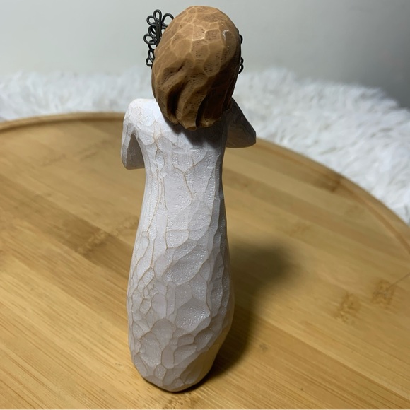 Willow Tree Demdaco FRIENDSHIP Girl Holding Flowers Figurine - Picture 2 of 3